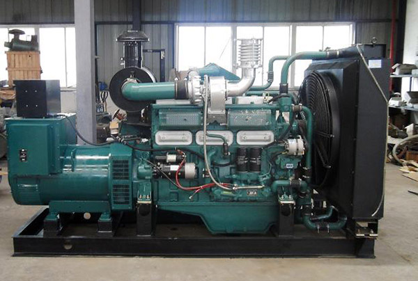 发电机排气管安装：走向设计与消音器适配技巧，兼顾降噪与尾气排放合规